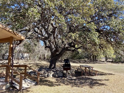Kid Friendly, River house 65 yards to the Frio River