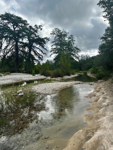 Kid Friendly, River house 65 yards to the Frio River