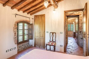 3 habitaciones, escritorio, wifi gratis y ropa de cama 