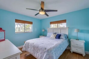 4 makuuhuonetta, silitysrauta/-lauta, vauvan matkasänky, ilmainen Wi-Fi