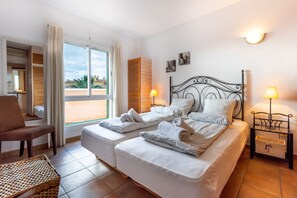 2 bedrooms, desk, iron/ironing board, free WiFi