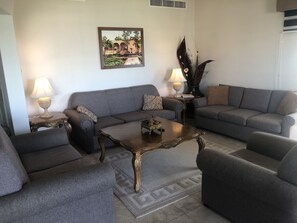 TV - Spacious 3-Bedroom 3-Bath Condo on 8th Floor at Playa Royale in Nuevo Vallarta (Nuevo Vallarta)