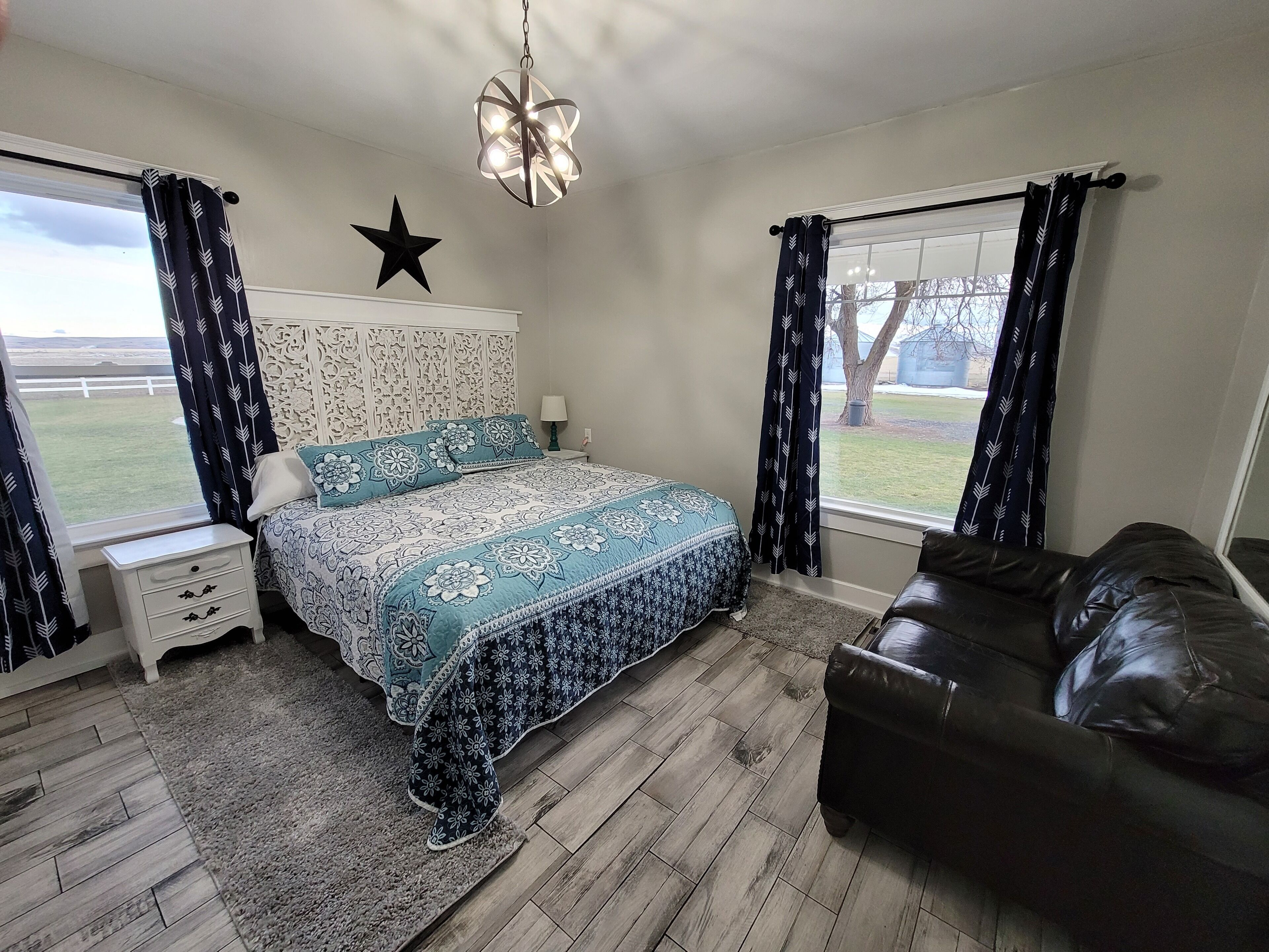 4 Schlafzimmer, Schreibtisch, WLAN, Bettwäsche