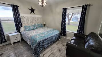 4 Schlafzimmer, Schreibtisch, WLAN, Bettwäsche