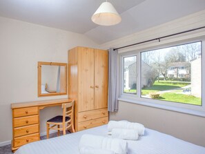 2 bedrooms, bed sheets