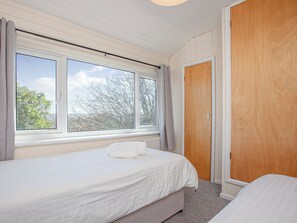 2 bedrooms, bed sheets