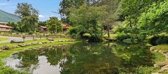 MOUNTAIN JOY COTTAGES #6 - BAIT AND TACKLE