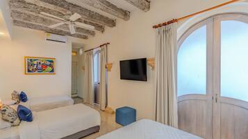 4 bedrooms, in-room safe, iron/ironing board, travel crib