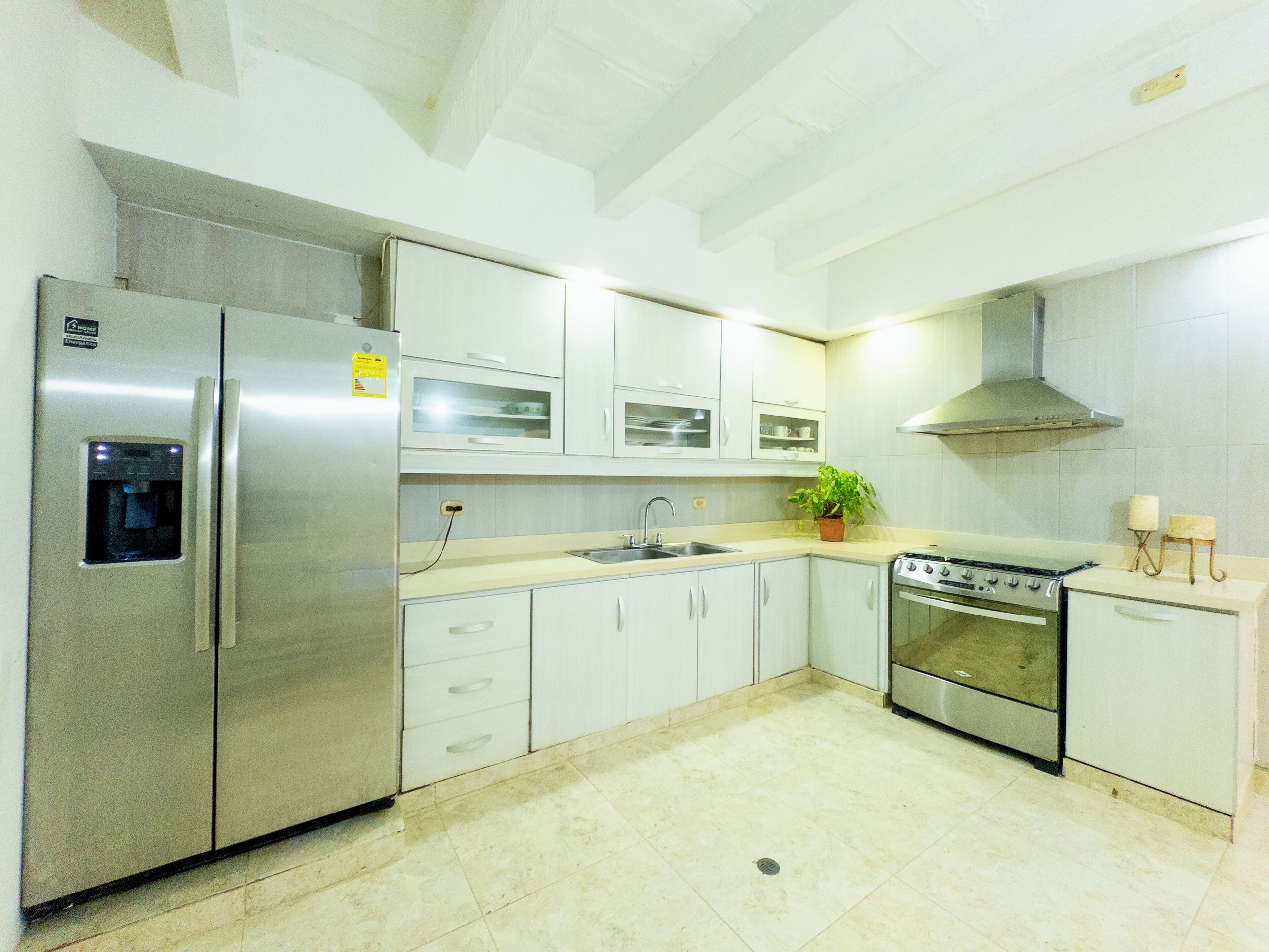 冰箱、微波炉、烤箱、炉灶