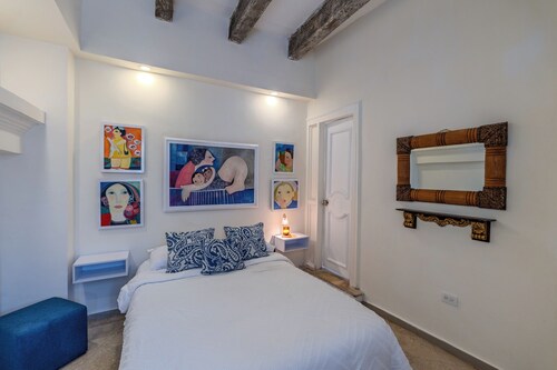 Exclusive Colonial Villa - Free Breakfast, Staff & Housekeeping, Walled City