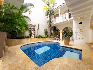 Outdoor pool - Colonial Villa – Free Breakfast – Private Pool & Jacuzzi – Walled City Cartagena (Bolívar)