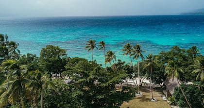 Whispering Palms Deluxe Villa - Absolute Beachfront