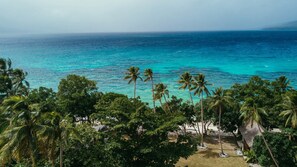 On the beach - Whispering Palms Deluxe Villa - Absolute Beachfront (Siviri)