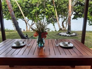 Outdoor dining - Whispering Palms Deluxe Villa - Absolute Beachfront (Siviri)