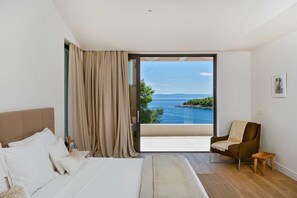 5 bedrooms, iron/ironing board, free WiFi