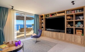 TV, fireplace - Luxury Villa Sogno Bianco with Infinity Pool (Selca)