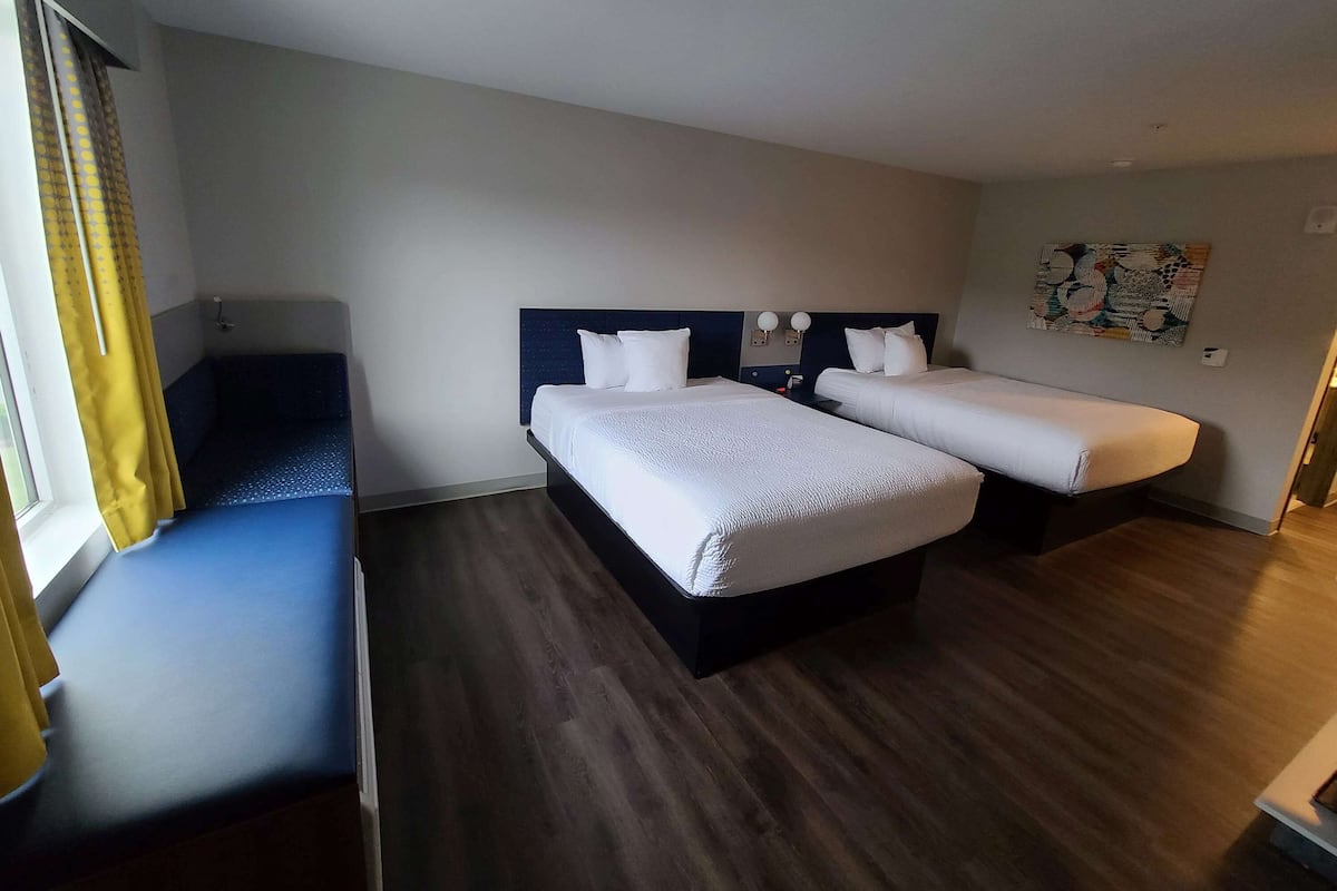 1 bedroom, desk, laptop workspace, free WiFi
