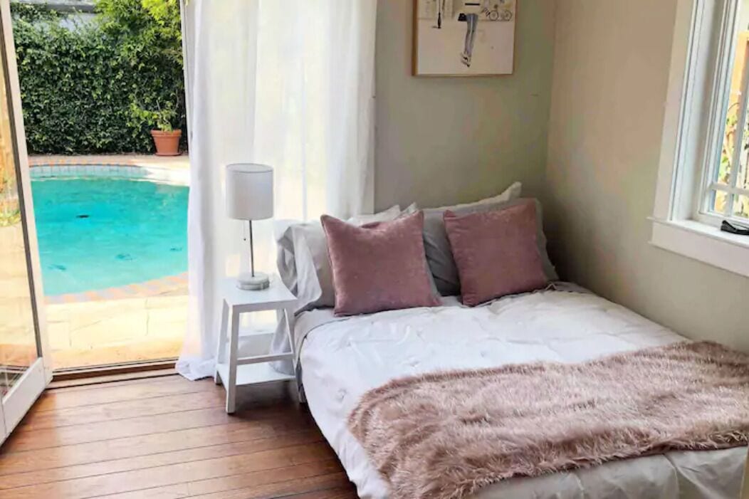 4 chambres, fer et planche à repasser, lit de bébé portatif, Wi-Fi