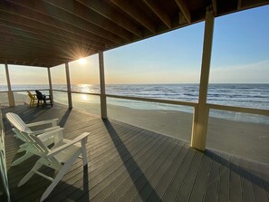 Terrace/patio - Kahala Castle On The Beach (Galveston)