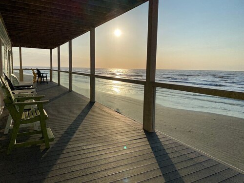 Kahala Castle On The Beach