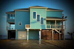 Exterior - Kahala Castle On The Beach (Galveston)