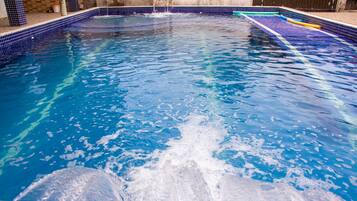 Innenpool, Außenpool