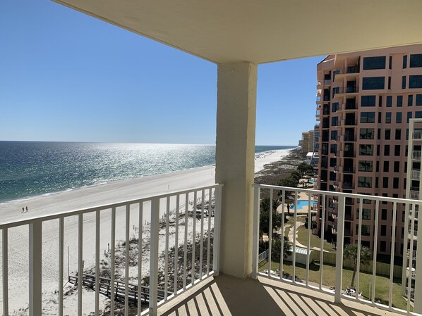 Property grounds - Newly updated 1 bed right on the beach! (Orange Beach)