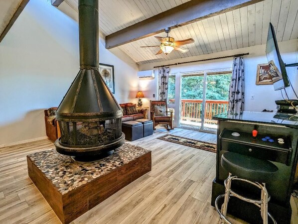 TV, fireplace - Your All-Season Chalet Basecamp โ A/C + Unmatched Location! (Big Bear Lake)