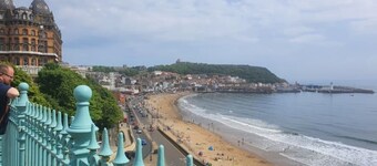 Comfortable South Cliff Seaside Cottage in Scarborough