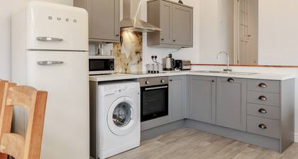 3 bedroom accommodation in Neath