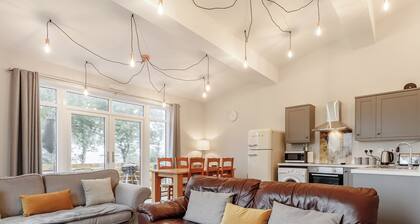 Perfect Welsh Long Barn, ideal for families and friends alike.