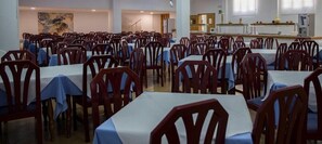 Se sirven desayunos y cenas 
