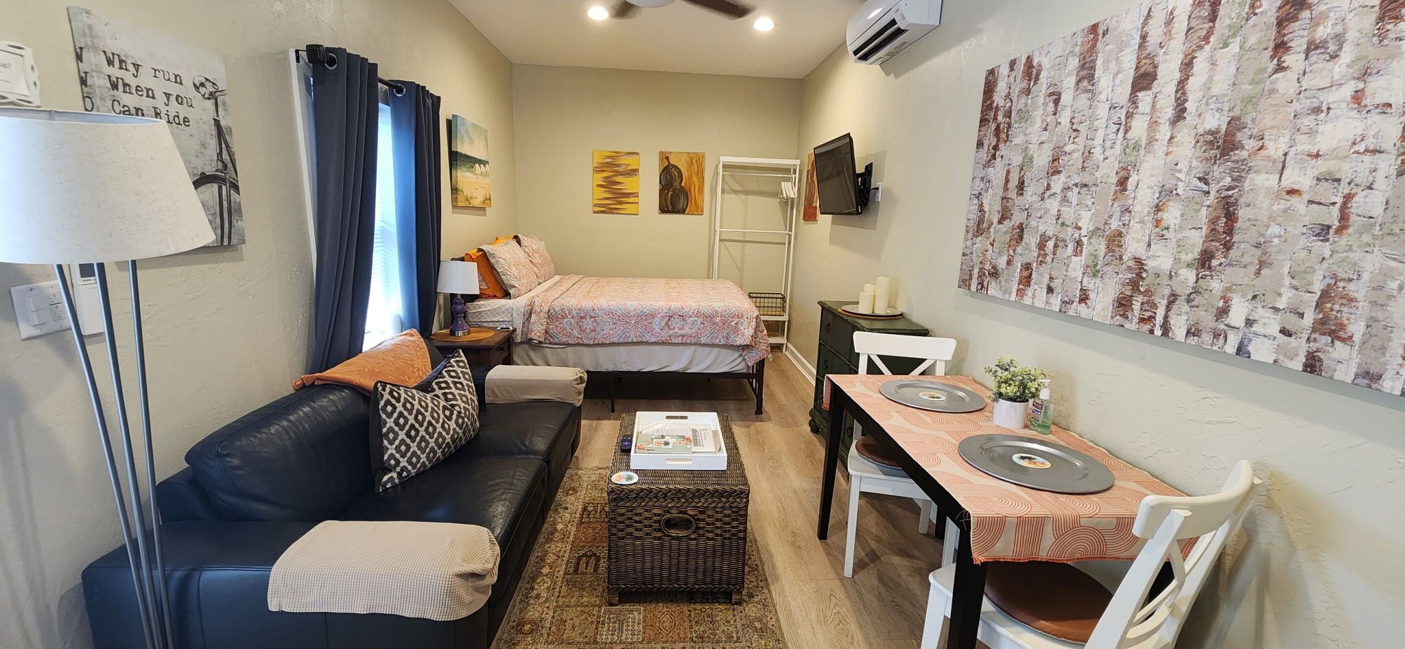 1 Schlafzimmer, Schreibtisch, Bügeleisen/Bügelbrett, Reisekinderbett