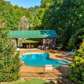 A heated pool - Valley Dream: 3BR/One level/No Stairs/Pool Access (Sevierville)