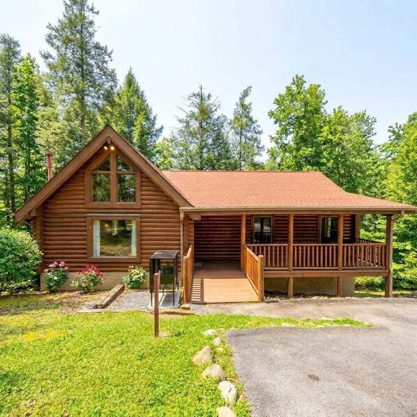 Exterior - Valley Dream: 3BR/One level/No Stairs/Pool Access (Sevierville)