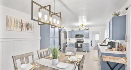 Minutes to Redwoods and Short Walk to Ocean - 4/Bdr. Home - The Modern Vintage