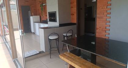 Cantinho da Familia - House with pool in Penha close to the Beto Carrero park