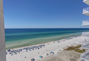 On the beach - 3 Bedroom in Aqua Resort! Renovated with Gorgeous Views! Beach chairs included! (Panama City Beach)