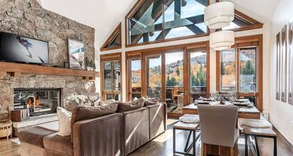 True Ski InOut, Snow Cloud, 2 Master Suites, Hot Tubs, walk to Ritz Pool