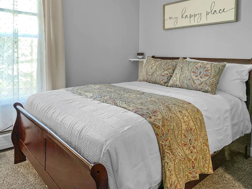 1 slaapkamer, een strijkplank/strijkijzer, wifi, beddengoed