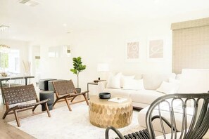 TV, stereo, offices - Sunny Pacific Beach Home I Walk to Shops + Dining (San Diego)