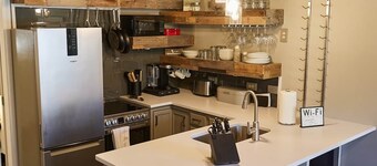 Completely Remodeled-- 1/1 just 2 blocks from the base!