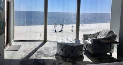 Direct Beachfront 5th. Floor center unit with Million Dollar Views. Seabreeze.