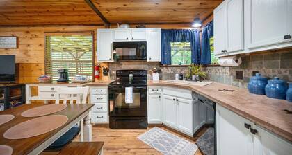 Private Cabin! Located on 8.5 wooded acres! Pet and child friendly!