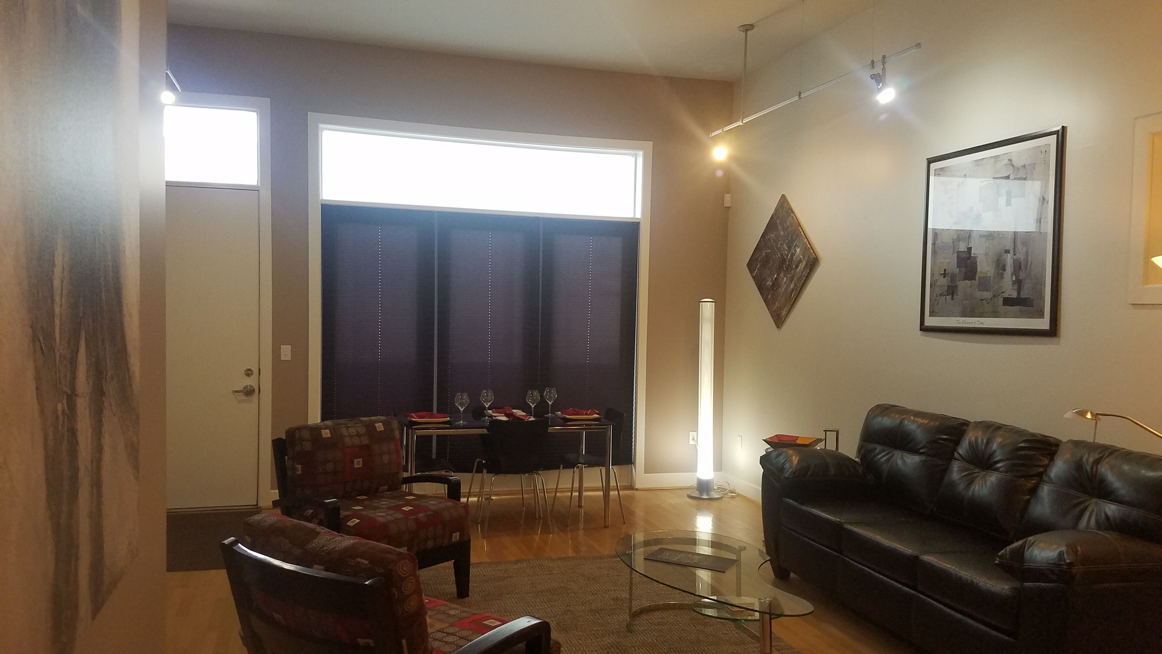 Kentucky Derby Condo NuLu - Convenience for the Derby in Downtown Louisville