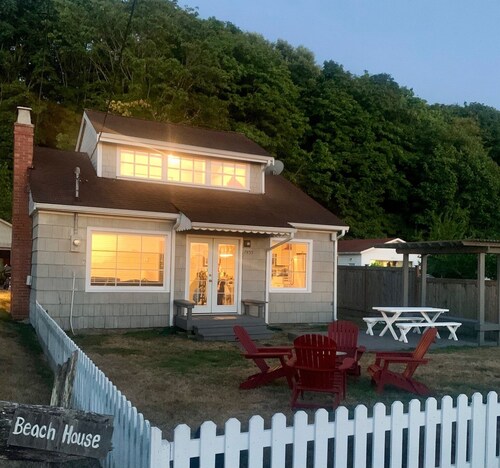 South Whidbey Island Ocean View Beach House with Beach Access