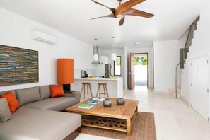 TV, DVD player, books, stereo