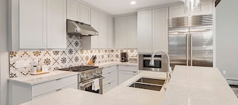 Ultimate Ski In/Out Luxury Townhome at Stowe's Spruce Peak