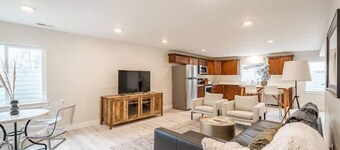 Sophisticated & Charming Guest Apartment