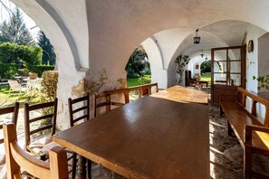 Outdoor dining
